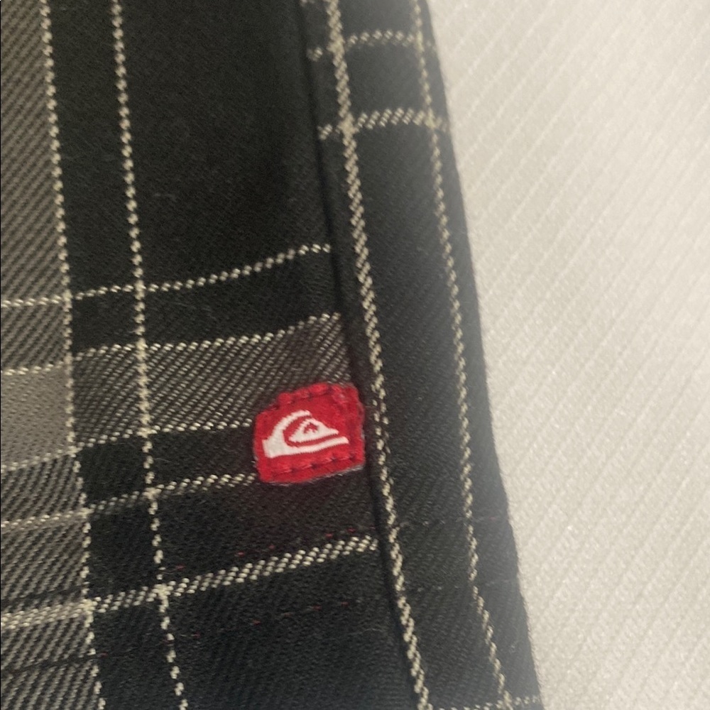Quiksilver Shorts Plaid Black Logo Skater Y2K Size 30 - Picture 6 of 16